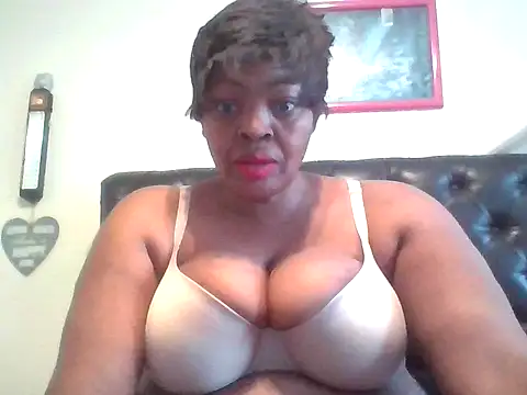 sweetmelonsxxxx25 online show from 12, 3, 2026