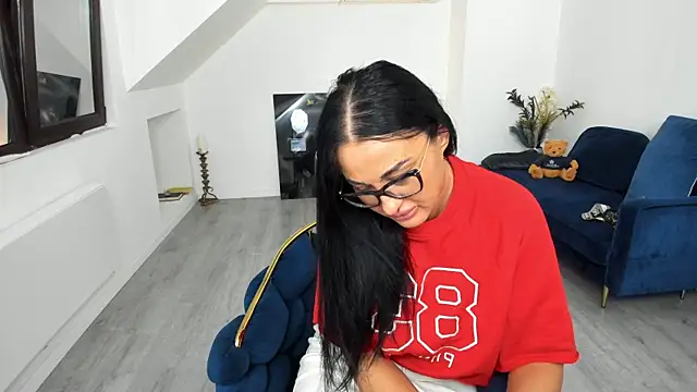 Helen Sinn online show from 22, 9, 2025