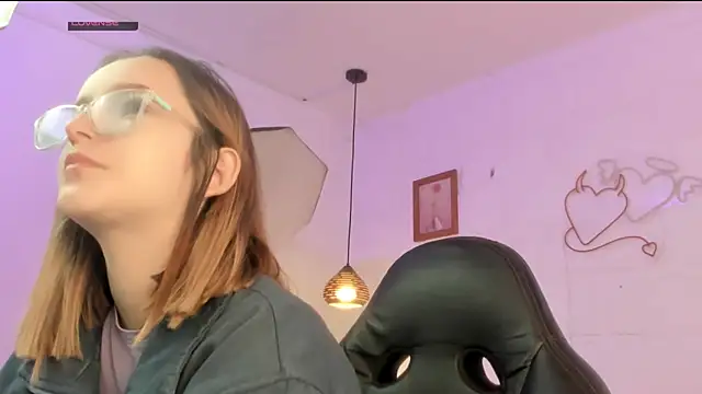 kristal joi dl online show from 3, 10, 2025