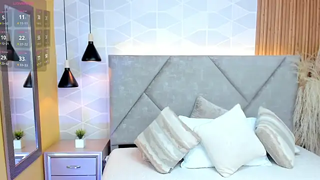 Brunnette Sensation online show from 17, 12, 2025