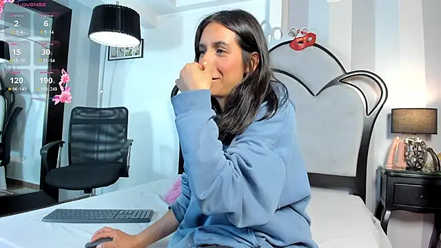 Snapshot of MiaAmore_ chatting on 23, 7, 2026 MiaAmore online show from 23, 7, 2026