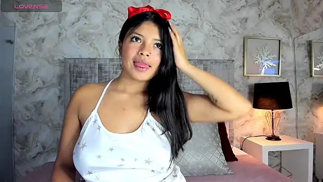 ashleythompson2025 online show from 15, 12, 2025