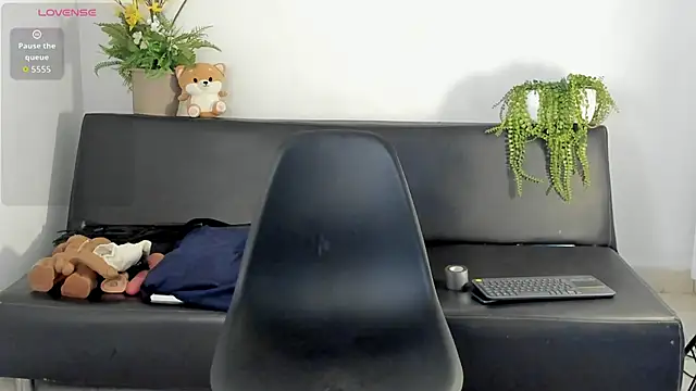 zarek lux online show from 1, 4, 2026