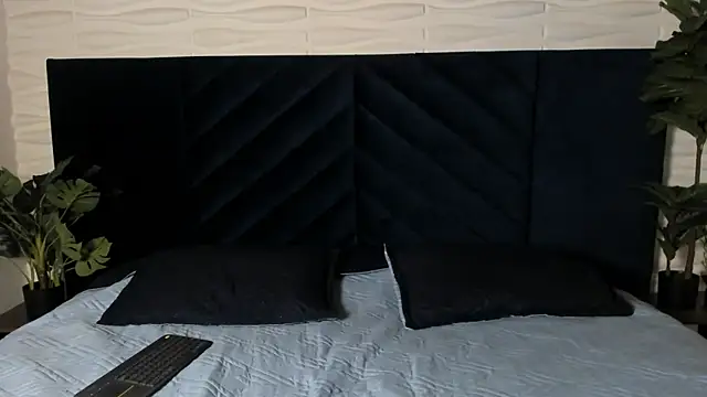 AustinJones  online show from 9, 11, 2025