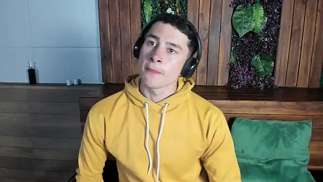 Snapshot of AustinJones_ chatting on 15, 5, 2026 AustinJones online show from 15, 5, 2026
