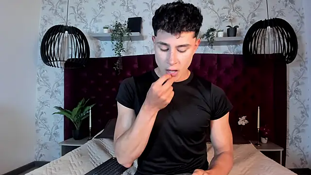 AustinJones  online show from 19, 11, 2025