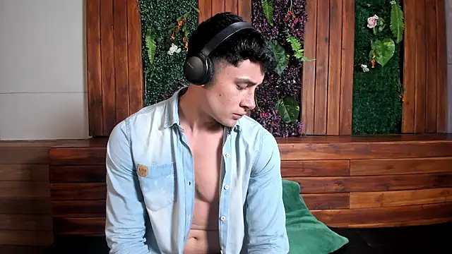 AustinJones  online show from 7, 2, 2026