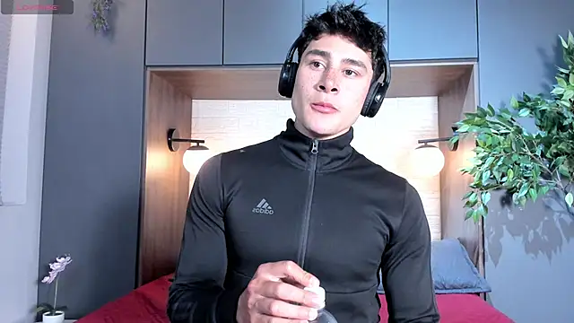 AustinJones  online show from 4, 2, 2026