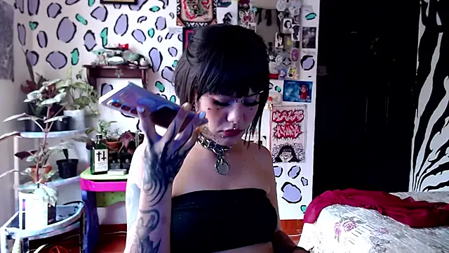 Snapshot of MistressMariam_ chatting on 26, 9, 2025 MistressMariam online show from 26, 9, 2025