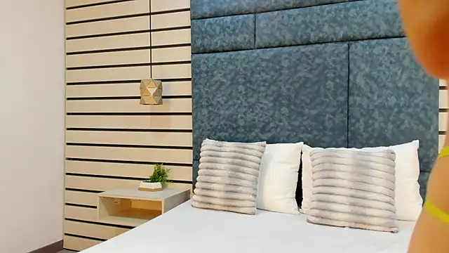 NatyLeone online show from 9, 11, 2025