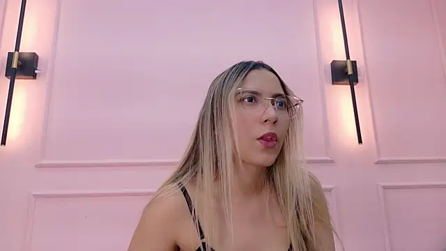 MaddieTease online show from 12, 2, 2026