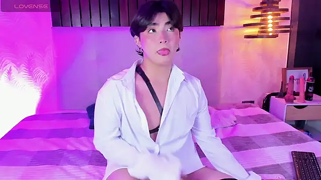 Creamy Angelo online show from 10, 10, 2025