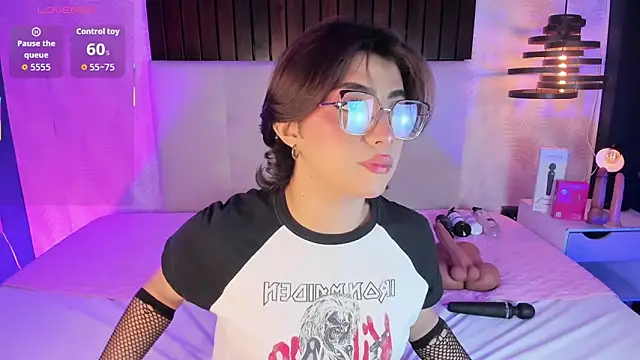 Creamy Angelo online show from 6, 4, 2026