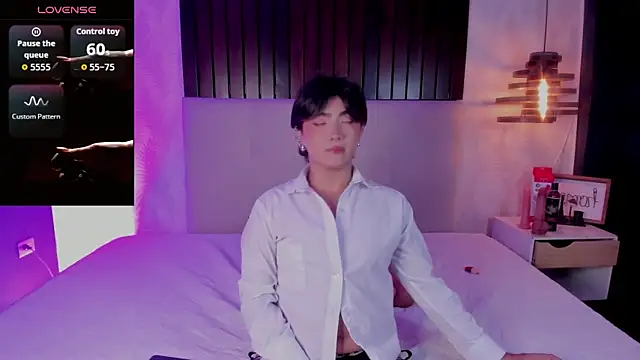 Creamy Angelo online show from 11, 11, 2025