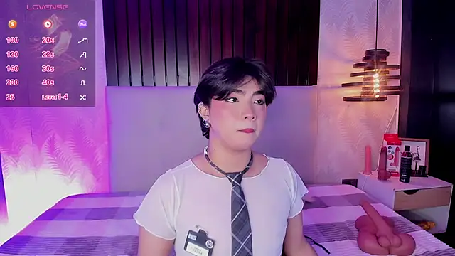 Creamy Angelo online show from 28, 10, 2025