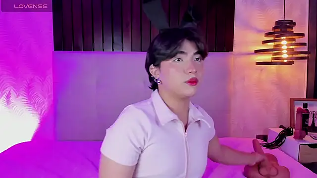 Creamy Angelo online show from 23, 10, 2025