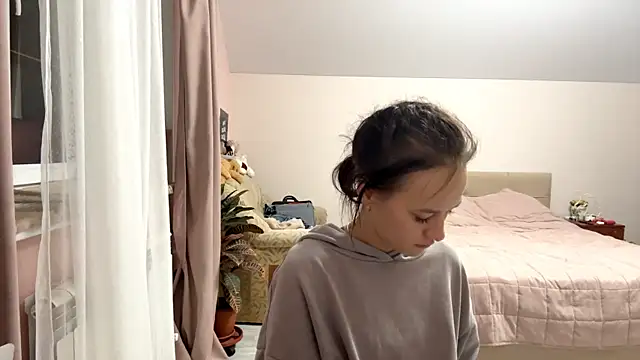 KellySayli online show from 3, 10, 2025