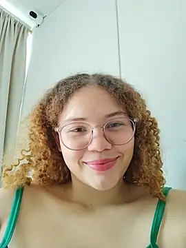 SirenRouge 69 online show from 15, 4, 2026