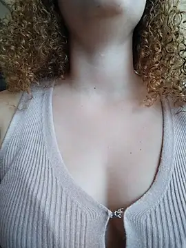 SirenRouge 69 online show from 12, 3, 2026