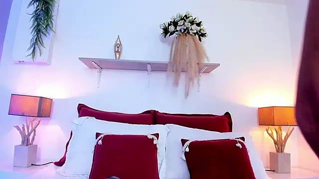 LuciaBenett  online show from 23, 10, 2025