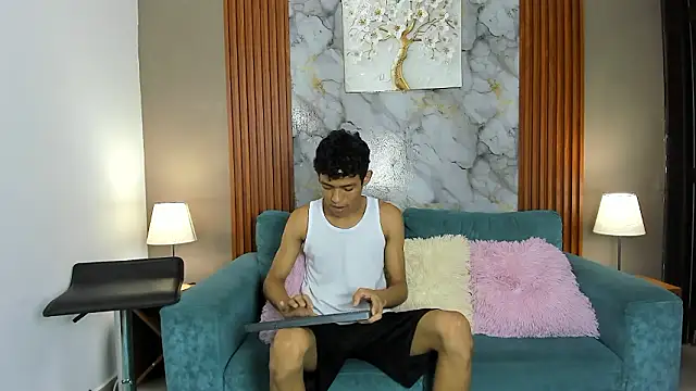 BEAUTY BOYS1 online show from 8, 3, 2026