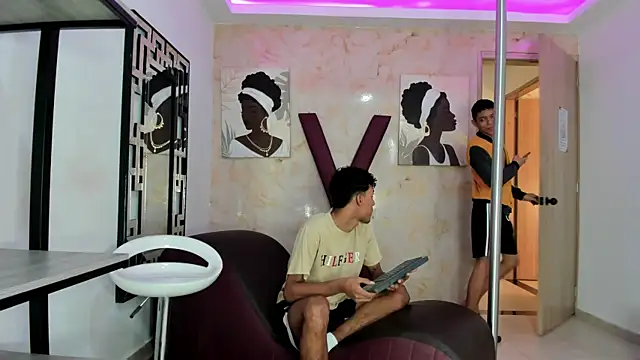 BEAUTY BOYS1 online show from 20, 4, 2026