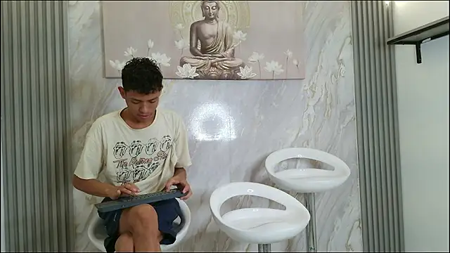 BEAUTY BOYS1 online show from 1, 2, 2026