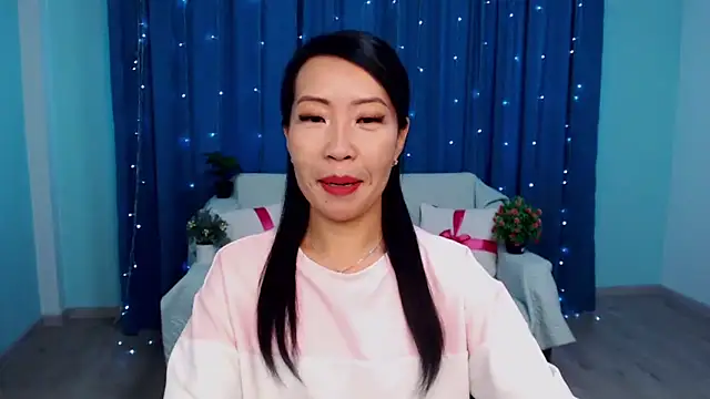 LiaPak online show from 8, 9, 2025
