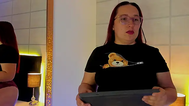 fieryluciana online show from 8, 10, 2025