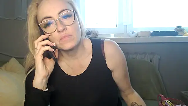 Snapshot of NADINNNE chatting on 10, 11, 2025 NADINNNE online show from 10, 11, 2025