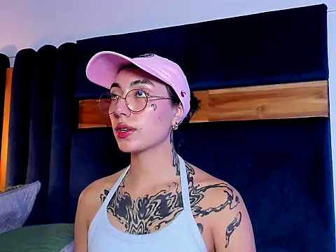 Snapshot of cami_zapata chatting on 19, 10, 2025 cami zapata online show from 19, 10, 2025