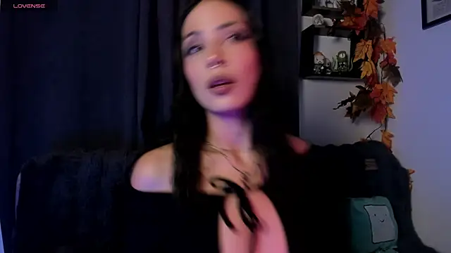 Snapshot of Seraphine_hell chatting on 28, 5, 2026 Seraphine hell online show from 28, 5, 2026