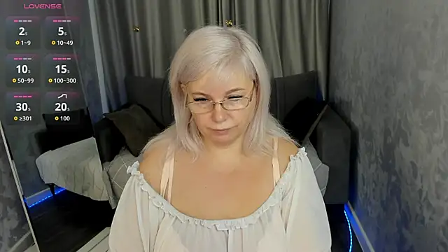 Hella Fabel online show from 21, 12, 2025