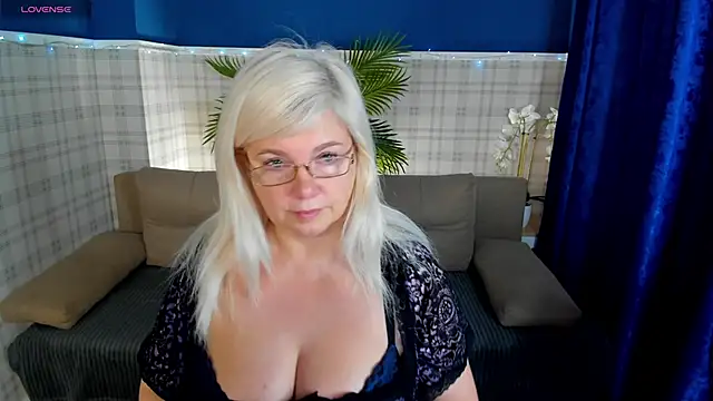 Hella Fabel online show from 29, 11, 2025