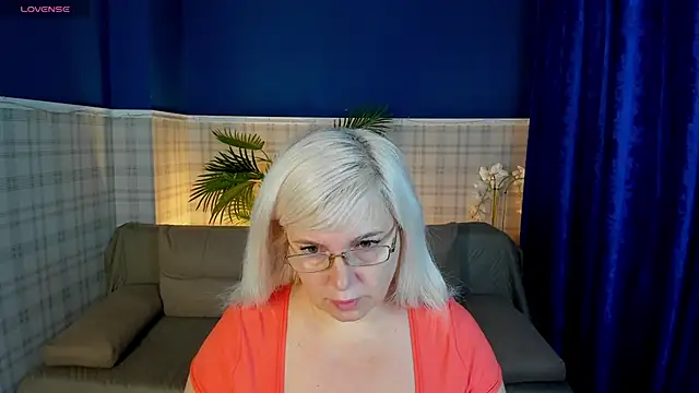 Hella Fabel online show from 23, 11, 2025