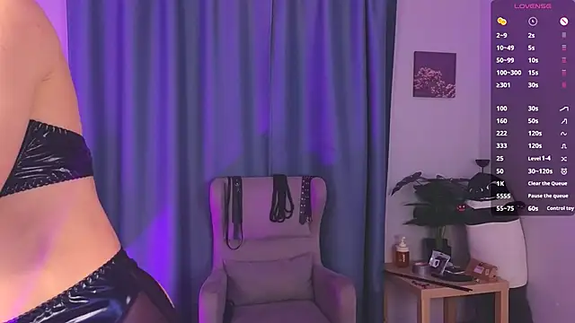 laracroftmansion online show from 18, 12, 2025