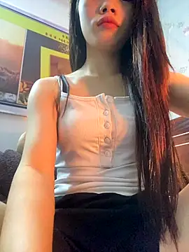 Leyleisanmay online show from 12, 11, 2025