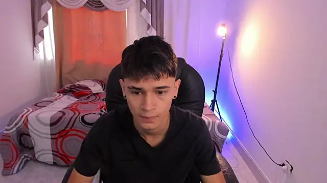 Snapshot of Aron_Boyy chatting on 2, 5, 2026 Aron Boyy online show from 2, 5, 2026