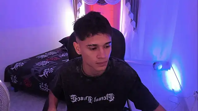 Aron Boyy online show from 5, 12, 2025