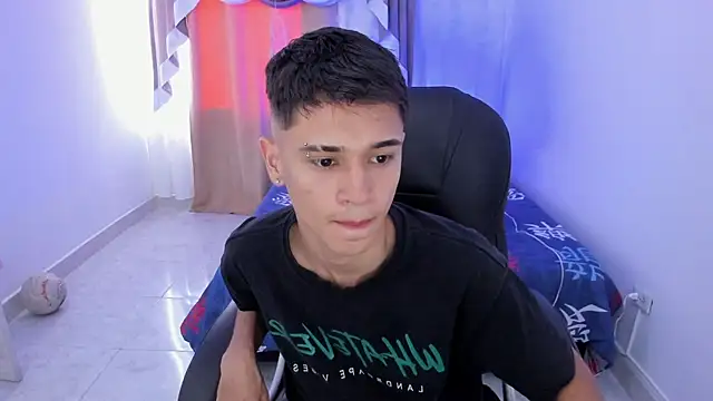 Aron Boyy online show from 18, 11, 2025