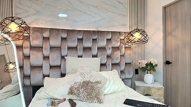 DulceEstrella  online show from 10, 2, 2026