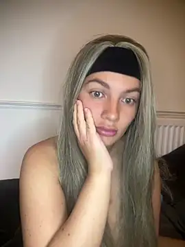 little lola x online show from 21, 4, 2026