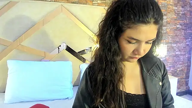 Snapshot of Valery_Brand chatting on 8, 10, 2025 Valery Brand online show from 8, 10, 2025