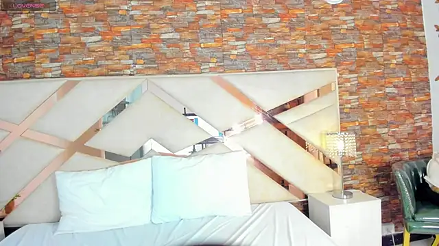 Snapshot of Valery_Brand chatting on 11, 11, 2025 Valery Brand online show from 11, 11, 2025