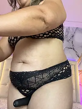 Snapshot of Lucy_Milf_474 chatting on 26, 5, 2026 Lucy Milf 474 online show from 26, 5, 2026