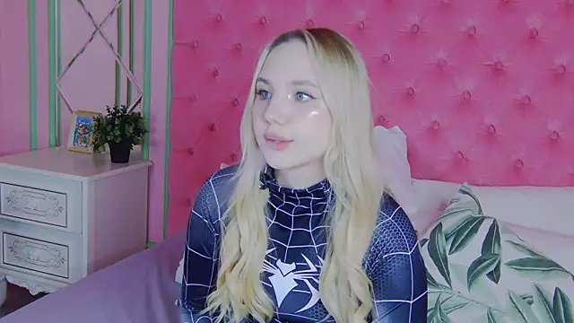 Sky Cutie online show from 15, 3, 2026