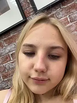 Sky Cutie online show from 2, 10, 2025