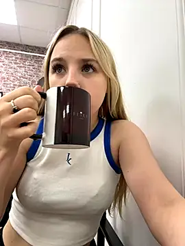 Sky Cutie online show from 23, 9, 2025