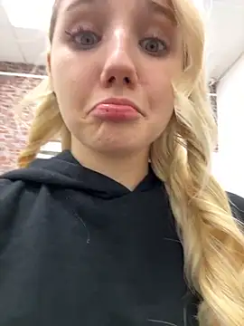 Sky Cutie online show from 6, 10, 2025