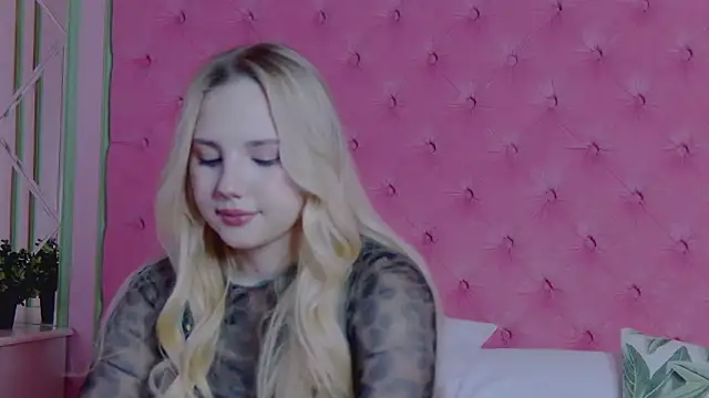 Sky Cutie online show from 6, 3, 2026